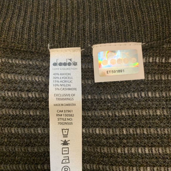 Diadora Olive Green Cropped Sweater size small - Picture 3 of 3